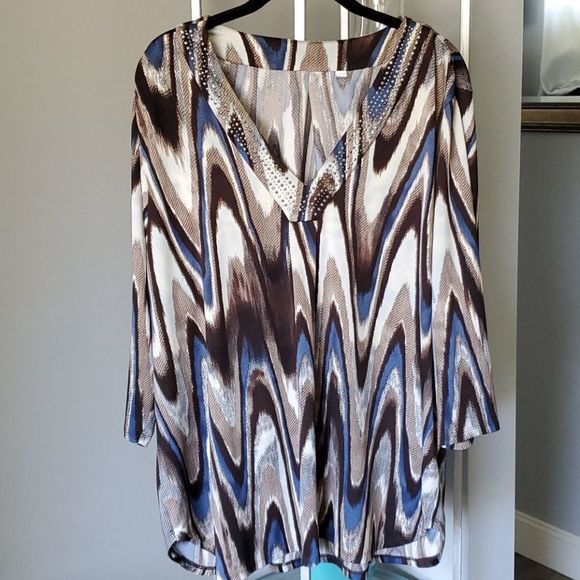 Gorgeous  Blouse - Picture 1 of 4